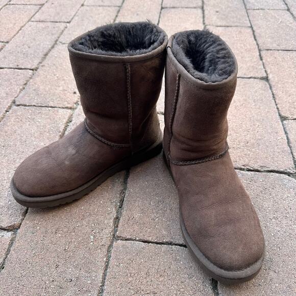 UGG Classic Short II Boots Chocolate Brown or Burnt Cedar Size US 8 - Picture 1 of 7